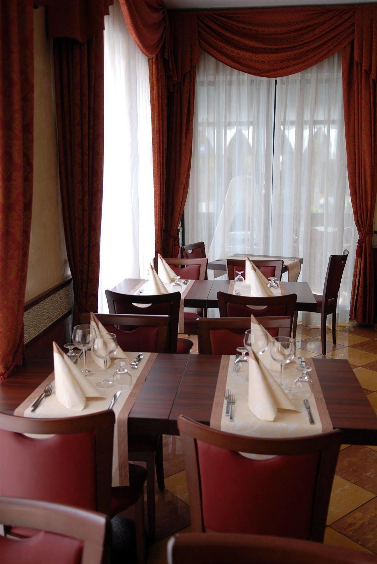 Hotel Dei Platani Rimini Kültér fotó