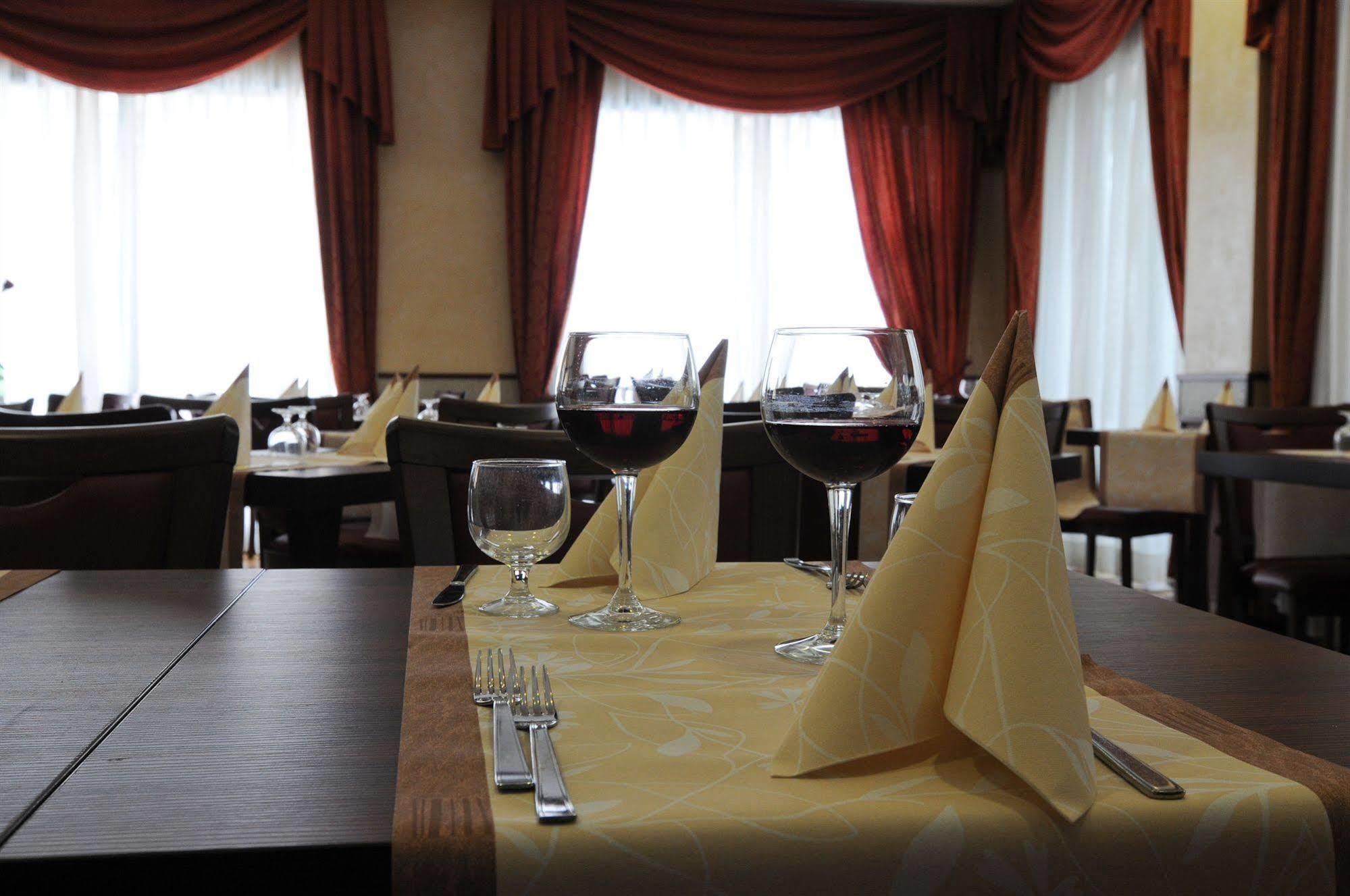 Hotel Dei Platani Rimini Kültér fotó