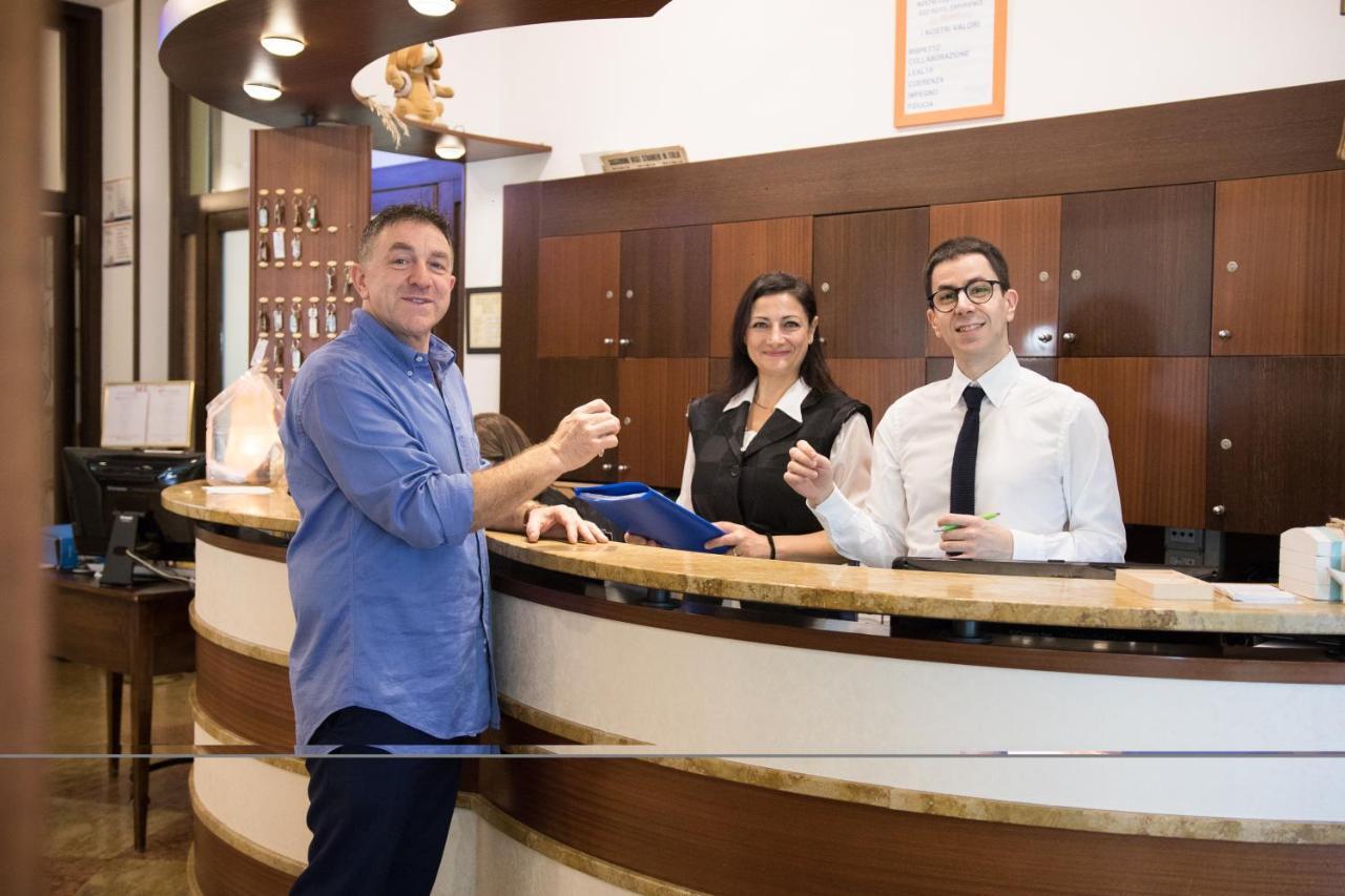 Hotel Dei Platani Rimini Kültér fotó