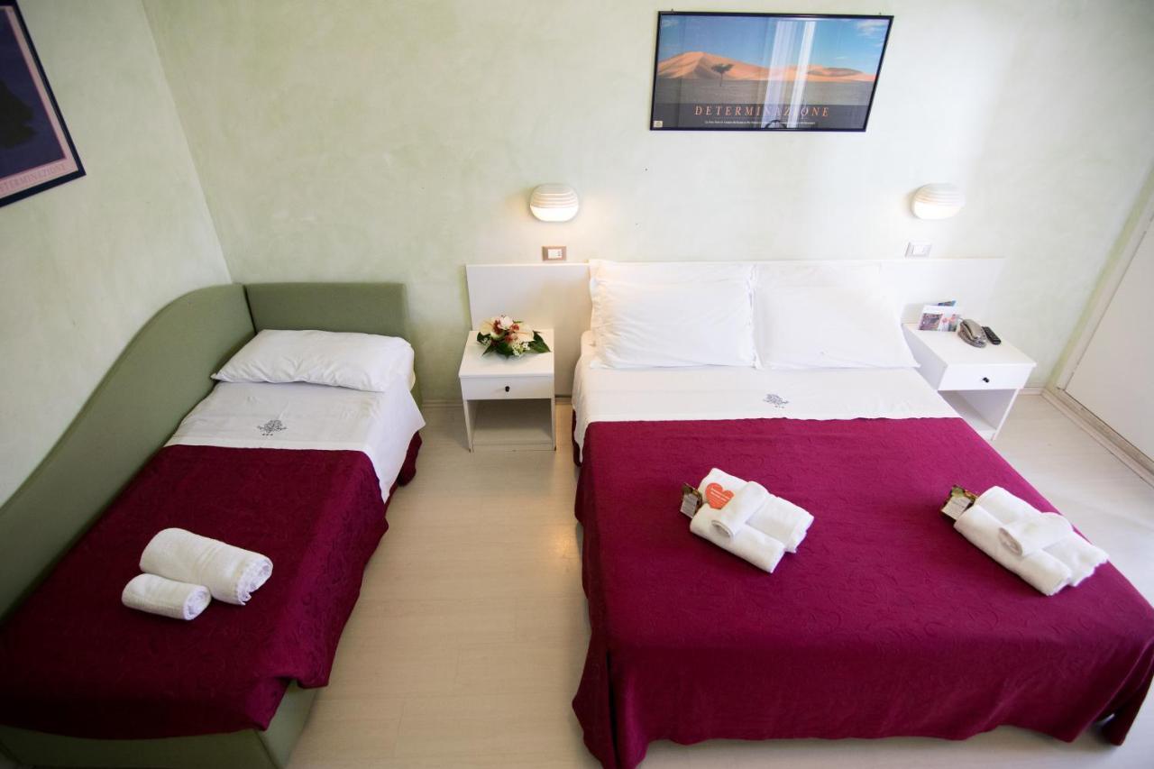 Hotel Dei Platani Rimini Kültér fotó